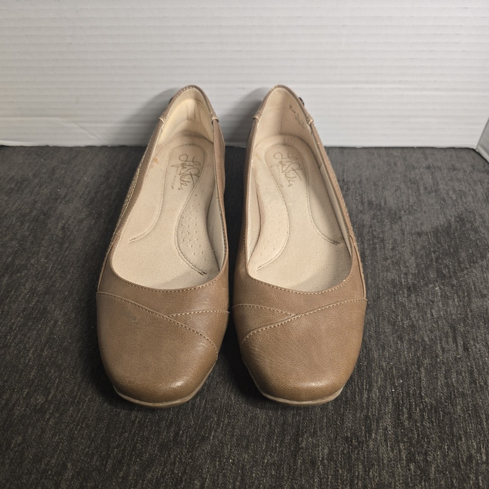 LIfe Stride Deja Vu Women's Ballet Flat Tan Shoes Slip On Size 7.5M